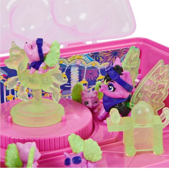Hatchimals CollEGGtibles Wolf Family Carton with Surprise Playset Toy Gi… - Picture 3 of 7